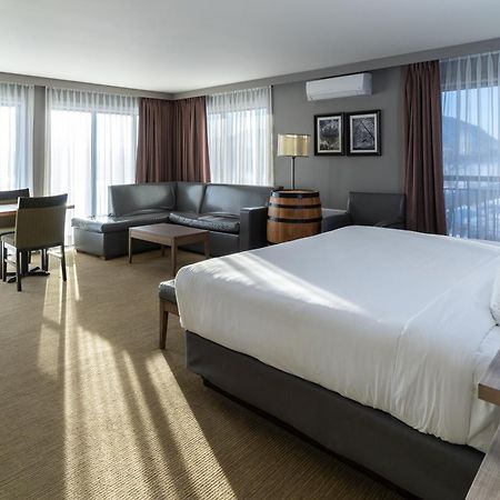 Hotel Rive Gauche Beloeil Экстерьер фото