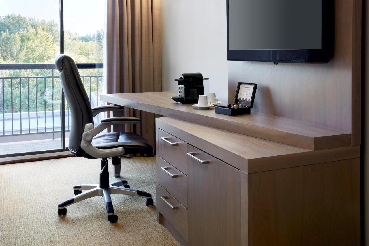 Hotel Rive Gauche Beloeil Экстерьер фото